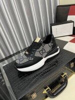 出厂价pp： 古奇 原单品质.～ 独特现代风运动鞋。休闲鞋潮男必备款 意大利进口原版品牌，进口原版皮，猪里 拒绝脱色磨脚 鞋底：原厂特供原版底，法国懒人风格设计