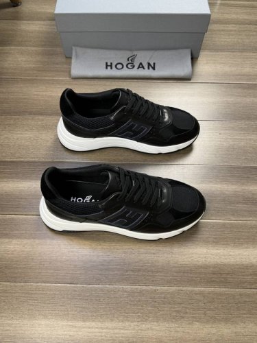 Hogan 霍根 -高端品质 原单 -鞋面：丝绸小牛皮、反绒小牛皮、鞋身镂空′H′图腾 -内里：品牌网帆布、垫脚；水染牛皮 -大底：超轻tpu 橡胶；双色成型大