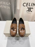 高版本出厂400 Brunello Cucinelli 新款Bc经典休闲鞋一脚蹬乐福鞋系列单鞋 Bc是意大利知名品牌，极简主义风格，复古又高级！简约又大气，属于