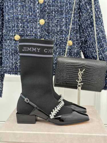 厂价 Jimmy Choo｜周仰杰23S新 品袜子靴！ 本季王炸神款女神必备单品 袜子靴的特点就是穿着舒适瘦腿 不管什么腿型都能包得住 超好搭配衣服 巨显脚瘦