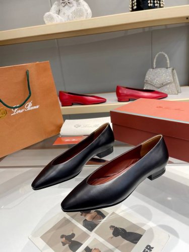 Loro piana*顶级正品级高版四季款购买原版1:1复制 于1924年4月24日一手创立现有的Loro piana公司 家族经营至今已是第六代 为讲求品味及