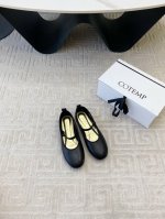 出厂价 扣件+10 Cotemp2054新品芭蕾鞋 期待很久的cotemp早春新品系列来啦，鞋型和颜色配合的太棒了，时髦精的挚爱。不允许错过的芭蕾鞋。原版1:1