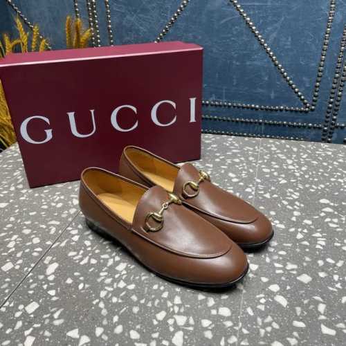 Gucci 古驰顶级品质①面料：牛皮 牛皮压字母 字母材料点钻②内里／垫脚:羊皮里③大底：原版意大利真皮底④码数：35-42 40.41.42定做不退换 包装：