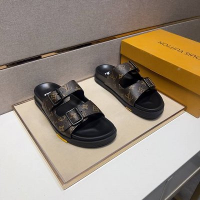 louis Vuitton 路易威登 男士休闲拖鞋 2025Z柜同步发售 # 2个颜色鞋面选用多材质拼接真皮内里 舒适透气 鞋底 原版舒适耐磨大底 实物拍摄实物