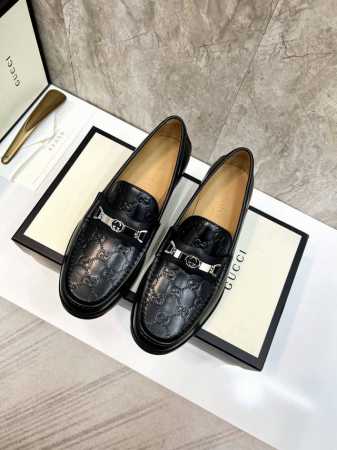 顶级原单 品牌：Gucci 古奇 标准码：男码38 44 45可以定做 等级：官网同款 顶级原单品质 材料：原版皮水染牛皮内里 原版真皮大底 款式类别：男士时尚 - 点击图像关闭