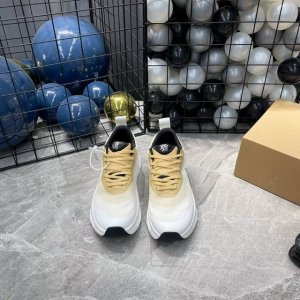 出厂 Loewe罗意威 X On Cioudtilt2.0跑鞋情侣款 罗意威 Xon 昂跑全新合作系列 时尚，品牌与瑞士高性能运动品牌On携手打造的此系列作品专