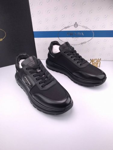 prad* 胎牛 螺纹帆布 Eva超轻底 高品质男鞋 进口胎牛皮 全折边工艺 皮纹清晰细腻 色泽均匀自然 质感一流 高品质螺纹帆布 纹理清晰 透气排汗 穿着舒适