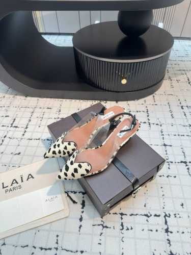 顶级版本新款最新爆品小红书火推Alaia High Love爱心细跟凉拖系列！ “Designerofdesigners”更影响着很多人的风格！这些Alaia的