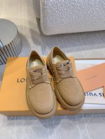 出厂价 情侣款 Louis Vuitt*新款厚底皮鞋休闲鞋 超多明星同款 超重磅设计 每一处细节都是原版开模 上脚太酷了 鞋面牛皮 原版开模五金 内里垫脚羊皮