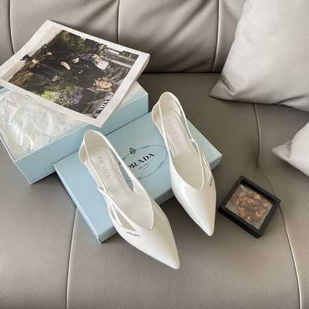 出厂： Prada 普拉达 2025顶级专柜 初夏新款 官网上新 独家首发 普拉达 25Ss早春尖头镂空单鞋 Prada单鞋 Prada单鞋 Prada 小红书 - 点击图像关闭