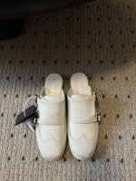 Prad* 25ss 普拉达走秀款复古2扣半拖爆款！走秀款 复古感时髦满满 随意百搭 时尚休闲 独到味道，人人都爱也轻松驾驭 每年都会爆.足以征服你，穿上它，休