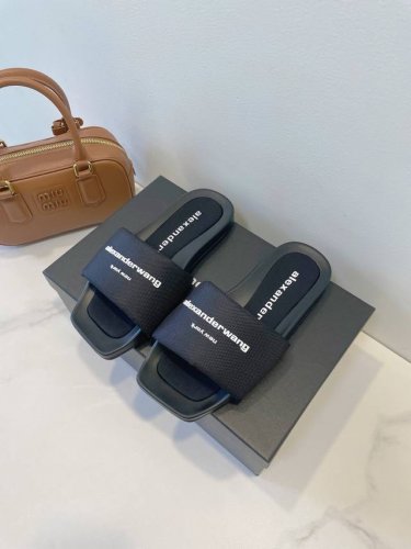 alexanderwang 亚力山大王 Sunny 火爆款非常火爆 柜姐力荐 原版复刻 独家模具鞋底 非常好搭配 原版标准包装配套 Size 35-40