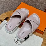款式 Style ：086 Infra 运动拖鞋 颜色 Colour：陶瓷粉 94 Terre Cuite 鞋面材料 Upper material：小羊皮 la