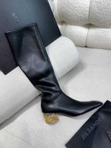上新jilsander .超现代主义透明树脂跟弹力高筒靴长靴 市面顶级原单版，Zp对比做货，所有细节都跟柜上一致：包括鞋面皮料，鞋垫内里皮料、刻印logo，鞋底