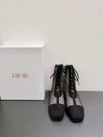工厂价 Dior 迪奥2024春夏走秀高定系列Naughtily-D镶钻女靴 CD字母logo 藤格纹通体提花刺绣优雅水钻及裸凉靴 明星同款粗跟方头系带流苏罗马