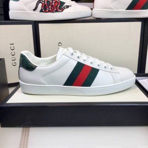 橙子出厂价p gucci 古驰 经典爆款 小蜜蜂小白鞋 百搭休闲鞋板鞋 情侣款 码数 34-45