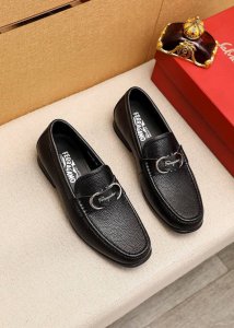 商品商标：Ferragamo 菲拉格慕 休闲皮鞋 正码码数: 38-44 45订制 商品材料：精选 进口头层荔枝纹牛皮鞋面+奢侈五金扣，进口水染牛皮内里。强烈立
