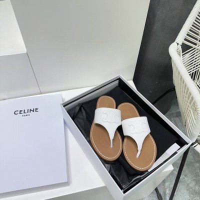 高品质出厂380！经典顶级品质Celine赛琳25夏季新款凯旋门夹趾人字拖凉鞋！这一季的赛林又让我重新爱了它一次 这季节美鞋太多这款凉拖真是无敌好搭配！简约的设