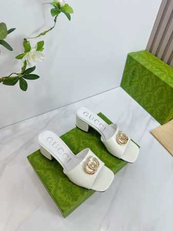 出厂 2025 Sss新款报到 Gucci 古*奇 原单品质 原汁原味的欧式风格 上脚非常完美穿搭上配此鞋 优雅大方 晶莹剔透 无论种各配件材质 都是家独一比一 - 点击图像关闭