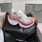 顶级版 顶级版本Balenciaga： ￥ 巴黎世家10Xl系列 情侣款老爹鞋 白蓝。 原版购入开发 做货 Balenciaga 整体鞋型汲取了Balencia