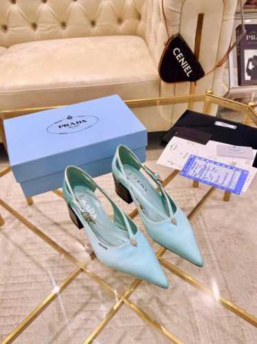 PRADR 普拉达 上新出厂价 进口真皮底 仿真皮底 Prad* Raf simons x 2024 aw 早春最新T台走秀粗跟系列款 鞋面：进口真丝面 内里：