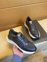 原单品质独家首发 Boss 独特现代风运动鞋。休闲乐福原版皮 羊里 拒绝脱色磨脚 鞋底：原厂特供原版底，超酷 系带走路都带风风格设计 超舒服耐磨防滑原版底 就好