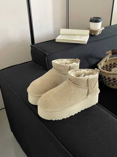 工厂价 UGG mini五厘米周冬雨同款 顶级版本 主推秋冬新款 休闲经典迷你短靴舒适短筒靴 采用牛绒+羊毛 尺码: 35-40