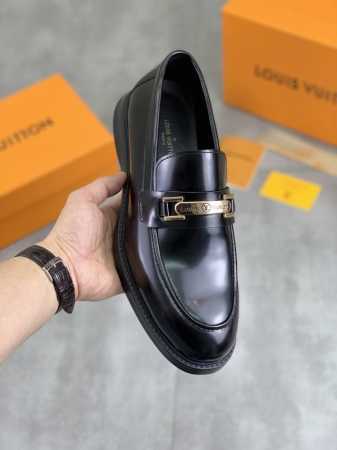 出厂价Pp 实价 Louis Vuitton 新款Lv路易威登 * 顶级版本 Lv经典皮鞋！选用进口原版开边珠小牛皮 高端猪皮内里 原版耐磨发泡大底！高品质精品 - 点击图像关闭
