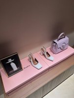 早早春新品 ★面料 漆皮 内里 羊皮 鞋底 牛皮大底 原版注塑 优雅风格 创造不一样的感觉 跟高10 Cm 专柜包装 简约气质款式！ Show Bdetails