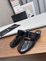 高品质出厂 Jilsander 早春独家版本发售小猫跟方头包头拖鞋鞋 原版牛油皮材质 牛皮内里。小猫跟设计的谁能不爱？延续了吉尔桑达一贯的简约时尚风 大底：真皮