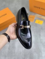 出厂价 Louis Vuitton 新款Lv路易威登 * 顶级版本 Lv经典皮鞋！选用进口原版开边珠小牛皮 高端猪皮内里 原版耐磨橡胶组合大底！高品质精品！颜色