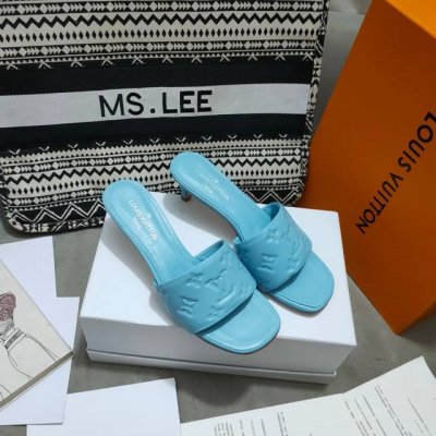 出厂价Pp皮底 ，橡胶220 Lv路易威登L家驴牌Monogram 浮雕 拖鞋 本季，Waterfront 凉拖焕新回归，鞋面扣带压印路易威登标志性的 Mono