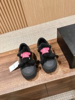 440 . 联名款立体玩偶 溶解鞋 休闲鞋 立体小熊玩偶溶解鞋 这双鞋采用独特溶解设计 让每一步都充满趣味 小熊玩偶的立体设计 让这双鞋在人群中脱颖而出 成为街