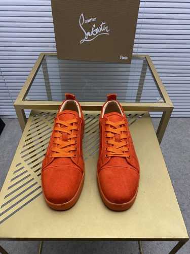 定做款 出厂价 。Christian Louboutin Cl红底鞋 专柜系列，情侣休闲板鞋 独家热款发布活动乳胶垫脚成品大底车线女35-40#男38#-46,
