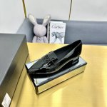 出厂:独家顶级版本 Chane*L小香2024Vs专柜最新时装单鞋系列 尖头横带半拖 香奈儿女士钟爱简约又难以抗拒系 搭配展现与众不同的穿搭风格、自由混搭闪耀到