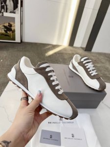 bc礼物早春新品]Brunello Cucinelli 女士小牛皮拼接休闲运动鞋 舒适百搭 装饰镶珠运动鞋 鞋面：一比一复刻高丝光、牛皮拼接特殊材料 搭配五金链