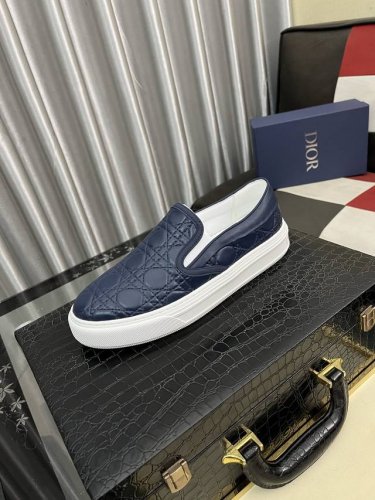 出厂价pp 迪奥 独特现代风运动鞋 专柜代购休闲皮鞋 意大利进口原版牛皮 牛里 拒绝脱色磨脚 鞋底 原厂特供原版底 超酷 系带走路都带风风格设计 超舒服耐磨原版