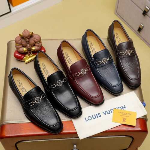 工厂p价 Louis Vuitton 路易威登 新款官网爆款！原版一比一复刻，那种沉稳内涵儒雅的品味无法言喻的开启时尚鞋履的旅程从容应对各种场合！大牌的气势不言