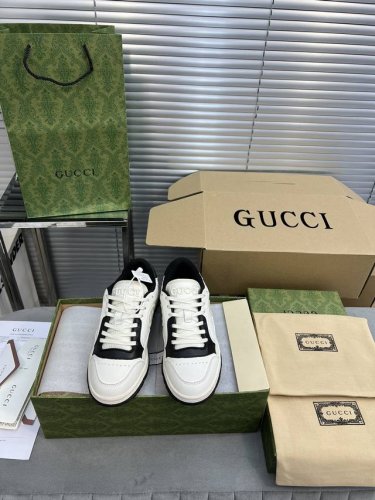 Gucci古驰最新爆款mac80 运动鞋 情侣款 休闲 复古 做旧 脏脏鞋 小脏鞋 小白鞋 原版购入开发 做货 古驰mac80全新爆款系列 精致小巧的互扣式双g