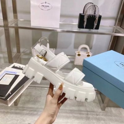 出厂价Pp： 普家 新款， 面皮:牛皮， 里皮:进口羊皮里， 原版：五厘米发泡轻鞋底 凹凸鞋底花纹 码数：35--41