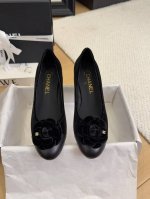 现货发售 *25 专柜 正品级 版本！！ 官方目录： 码数：35、36、37、38、39 34 40 41 需要定做跟客服 沟通 皮面10 均配有意大利正品包装