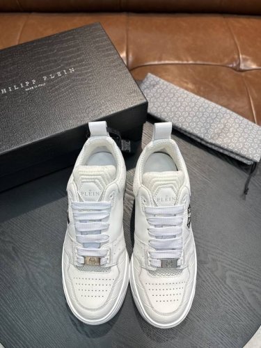 philipp plein 顶级 Size:38-44 38.45定做 [philip plein]2025新款上市，顶级原单品质， 由混合皮革制成的低帮运动鞋