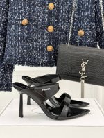 厂价 Prada 普拉达25Wf春夏新品 三角扣尖头高跟凉鞋 经典三角标 可盐可甜巨百搭 三角标Yb开模定制 质感超赞 面料采用原版定制皮料 内里垫脚均为羊皮