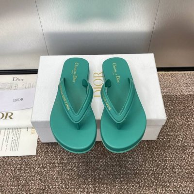 工厂价： 迪奥 Dior 2024春夏走秀新款高定iviera Sea系列女鞋 Cd字母logo拼色厚底人字拖夹趾凉鞋 顶级高端版本 材质：进口小牛皮+原版橡胶