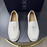 出厂价： 品牌：迪奥DIOR标准码：男码38 44 45可以定做 等级：官网同款 材料：原版牛皮拼接 牛皮内里 原版TPU耐磨柔软大底款式类别：休闲运动版 套脚