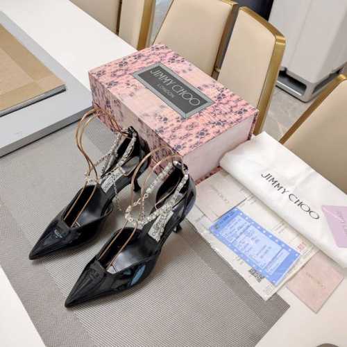 JlMMY CHOO周仰杰 专柜款3D棱格磁铁盒包装 顶级版本，低端勿比。25年最美凉鞋 ，方口中空钻链尖头凉鞋系列。 时尚国外博主“KarenWazen”同款