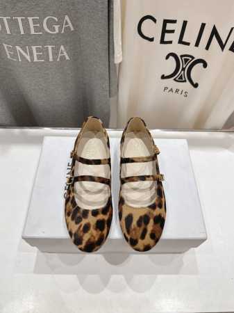 高版本出厂 Celine*赛琳2025Ss新款玛丽珍平底乐福鞋单鞋 网红爆款来袭！各大网红抢先体验、Celine网红Ins种草神器、非常复古风、气场十足单品、设 - 点击图像关闭