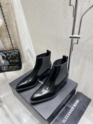 Alexander wang.｜亚历山大王 秋冬新品绝美牛皮短靴 超显腿长，稳赢！御姐风！不俗不素！看似柔若无骨，实则包容性极强，修饰腿型，拉长身形！线条流畅，