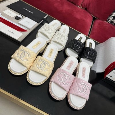 上新啦Chanel 香奈儿 最新款手工链条装饰 电绣双C Logo 小粗跟 超级舒服 全系列出货中 35-40