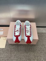 工厂价 Miumiu 2024高定系列走秀新款系带休闲运动女鞋 缪缪明星同款字母Logo圆头拼色阿甘跑鞋 材质 鞋面进口小牛皮 进口羊猄皮+水染羊皮内里+原版开